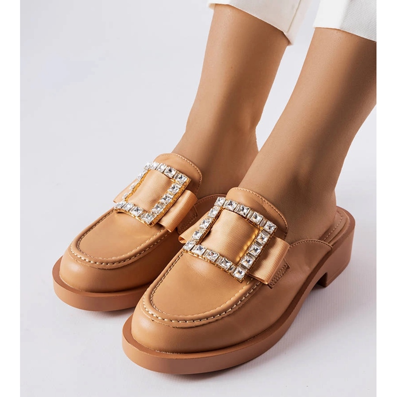 Hnědé skluzavky se zabudovanou špičkou od Columbus hnědý 1