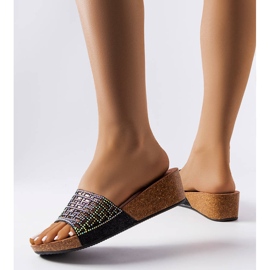 Černé sandály na klínku značky Elitha černý 1