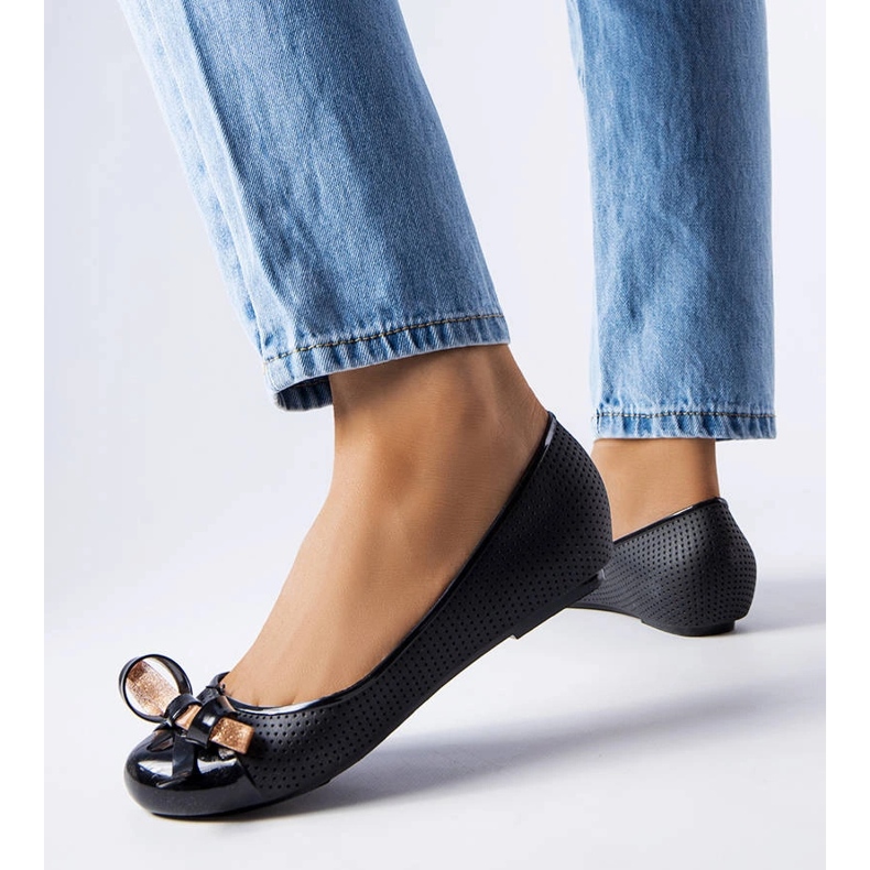 Černé baleríny zdobené mašlí Harlingen černá 1