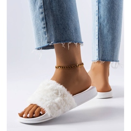 BM Bílé skluzavky s kožešinou od Raffaele bílý 2