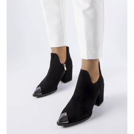 Černé kožené kozačky Karino černá 1 Černé kožené kozačky Karino černá 1