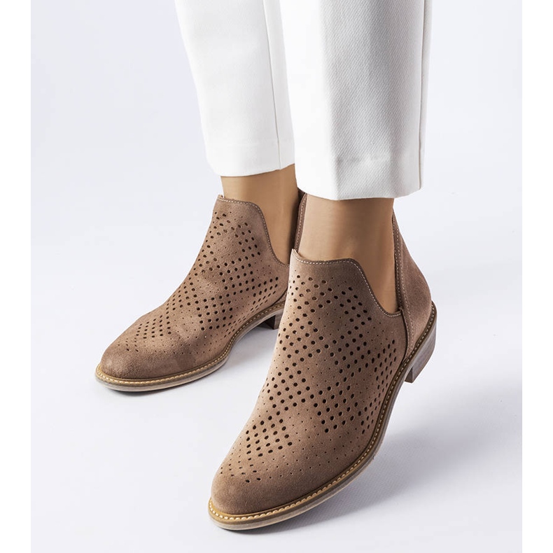 BM Hnědé prolamované kožené boty Karino hnědý 1