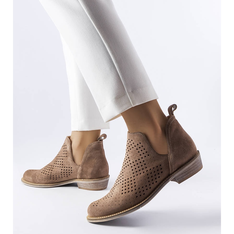 BM Hnědé prolamované kožené boty Karino hnědý 2