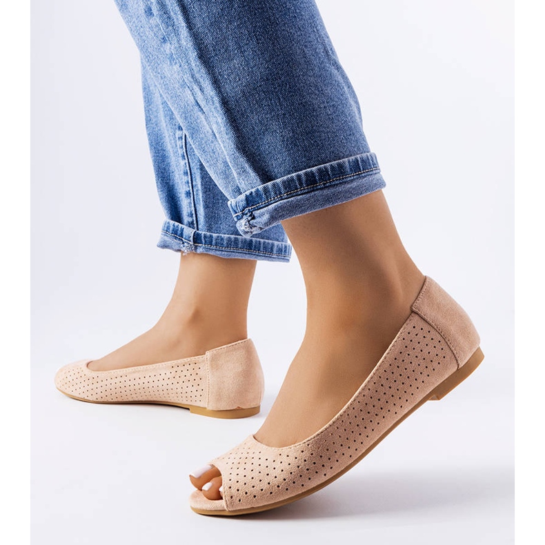 Béžové prolamované baleríny z Achátu béžový 1 Béžové prolamované baleríny z Achátu béžový 1