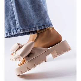 Béžová traktorová podrážka od Bossé béžový 2 Béžová traktorová podrážka od Bossé béžový 2