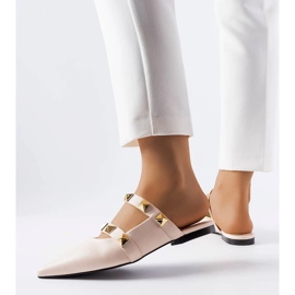 Béžové sandály se špičatou špičkou od Ruckman béžový 1