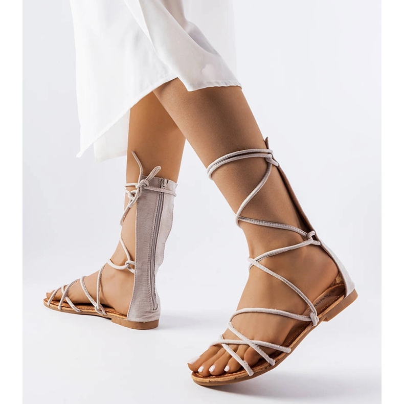 Šedé sandály s vysokým zavazováním značky Heliport šedá 1