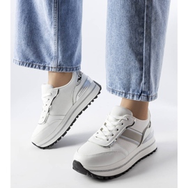 Bílé tenisky s třpytivými vsadkami od Lang bílý 1