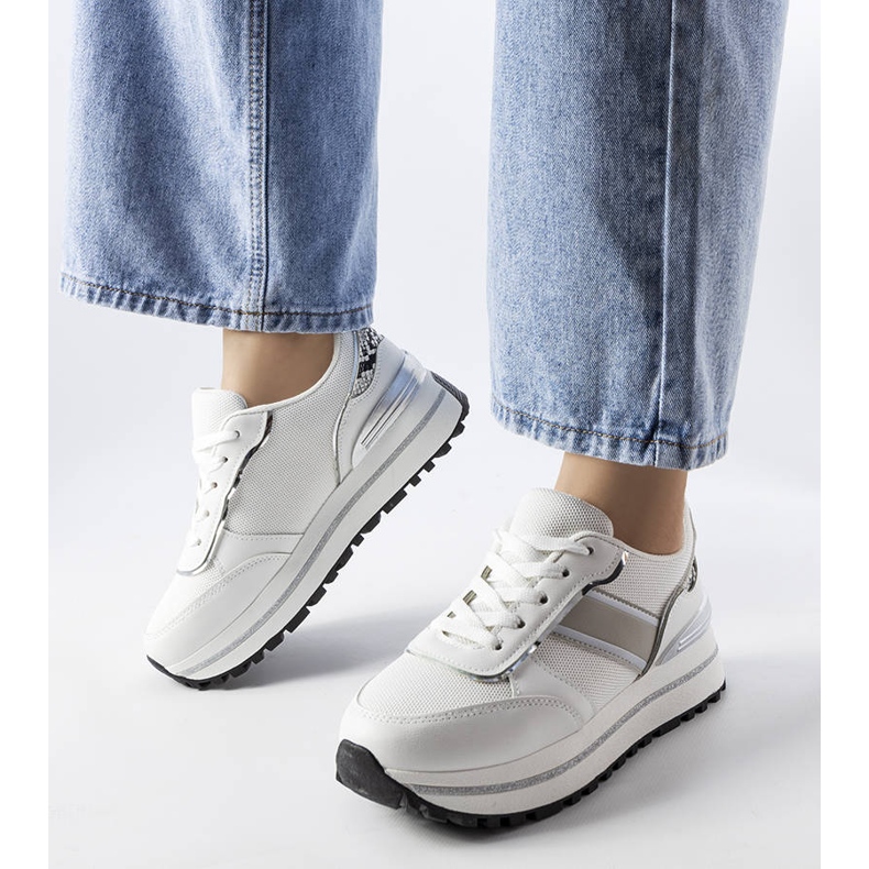 Bílé tenisky s třpytivými vsadkami od Lang bílý 1