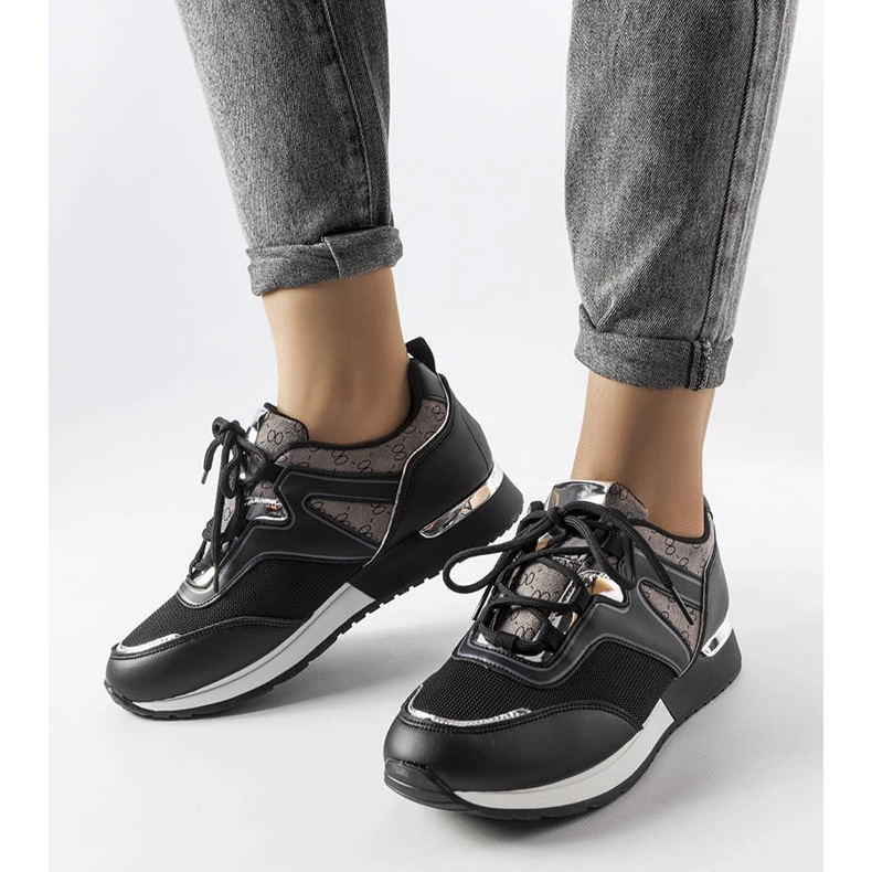 Černé tenisky se zlatými prvky od Bedord černá 1