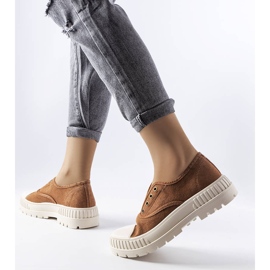 Hnědé tenisky značky Walton hnědý 1