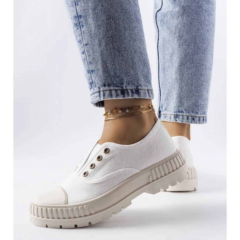 Bílé tenisky značky Walton bílý 1