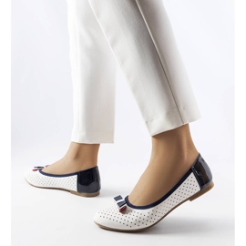 Bílé prolamované baleríny s mašlí Tisser bílý 1 Bílé prolamované baleríny s mašlí Tisser bílý 1