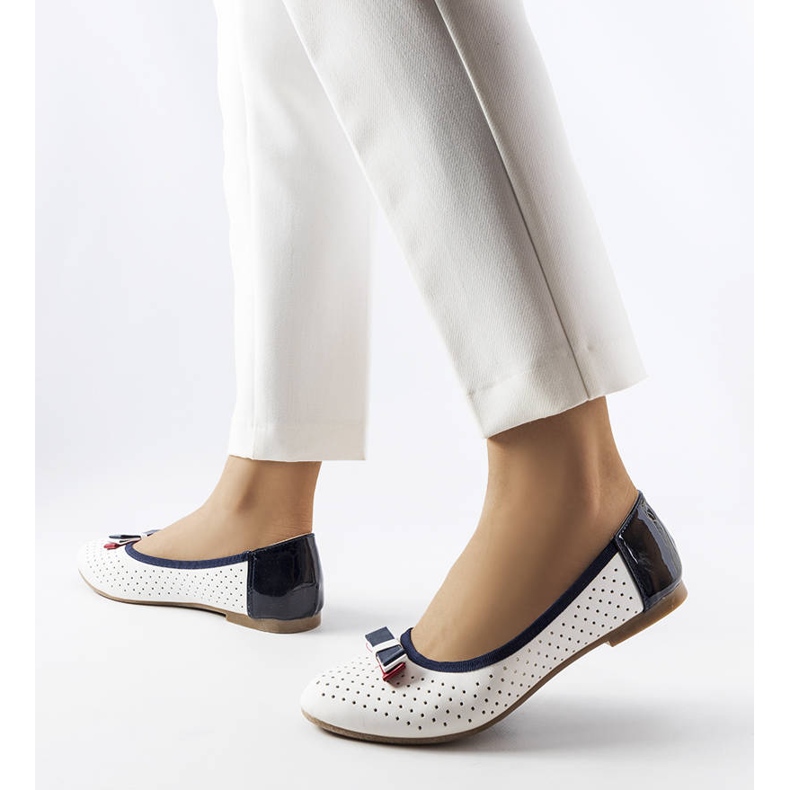 Bílé prolamované baleríny s mašlí Tisser bílý 1 Bílé prolamované baleríny s mašlí Tisser bílý 1