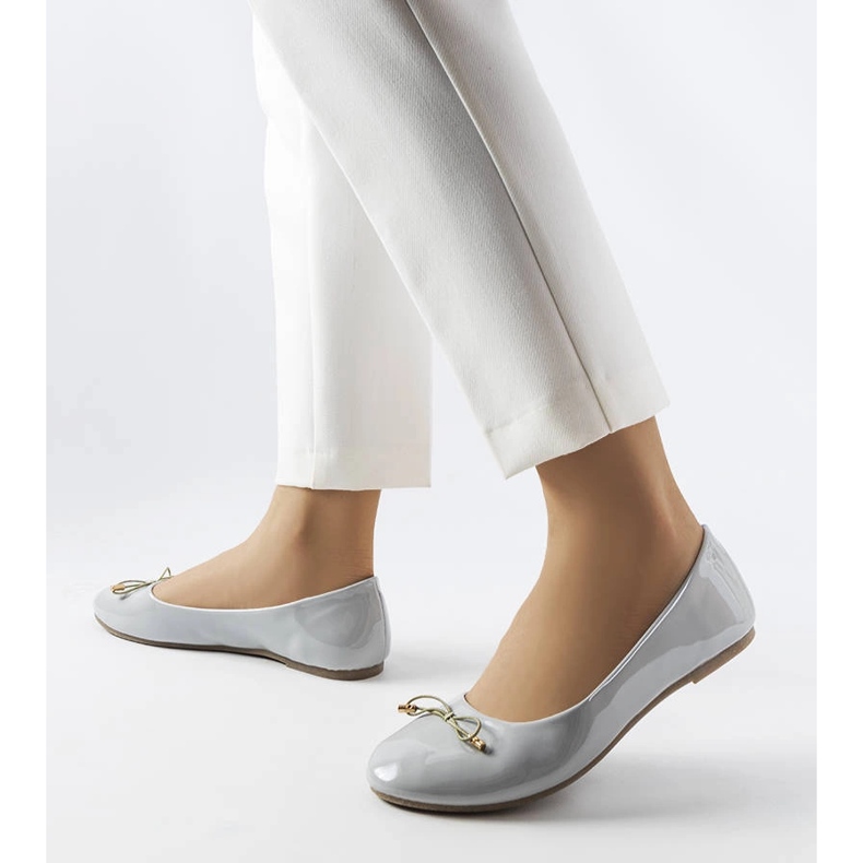 Šedé lakované baleríny Lakewood šedá 1