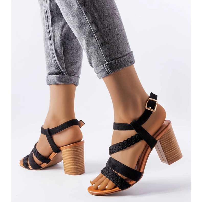 Evento Černé sandály se zapletenými pásky od Octave černá 1
