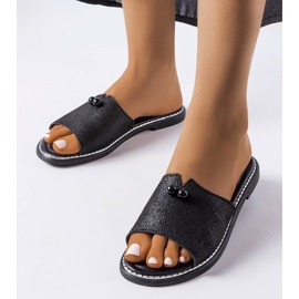 Černé metalické sandály s perlami od Frederi černá 1