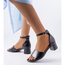 Černé sandály na nízkém podpatku od Mulberry černý 1