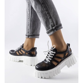 Černé kalhoty s masivní podrážkou Emaline černá 2