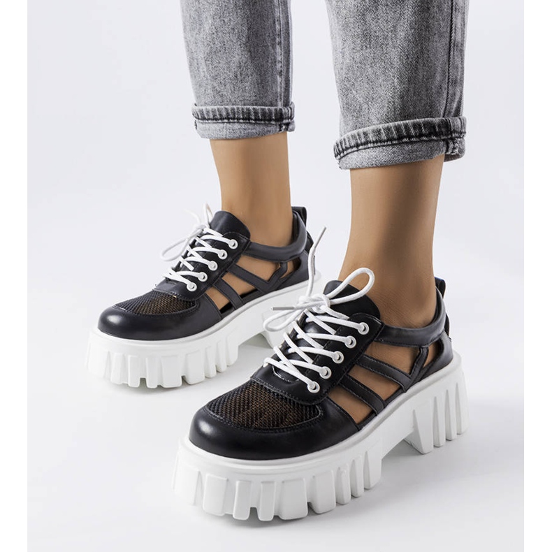 Černé kalhoty s masivní podrážkou Emaline černá 1