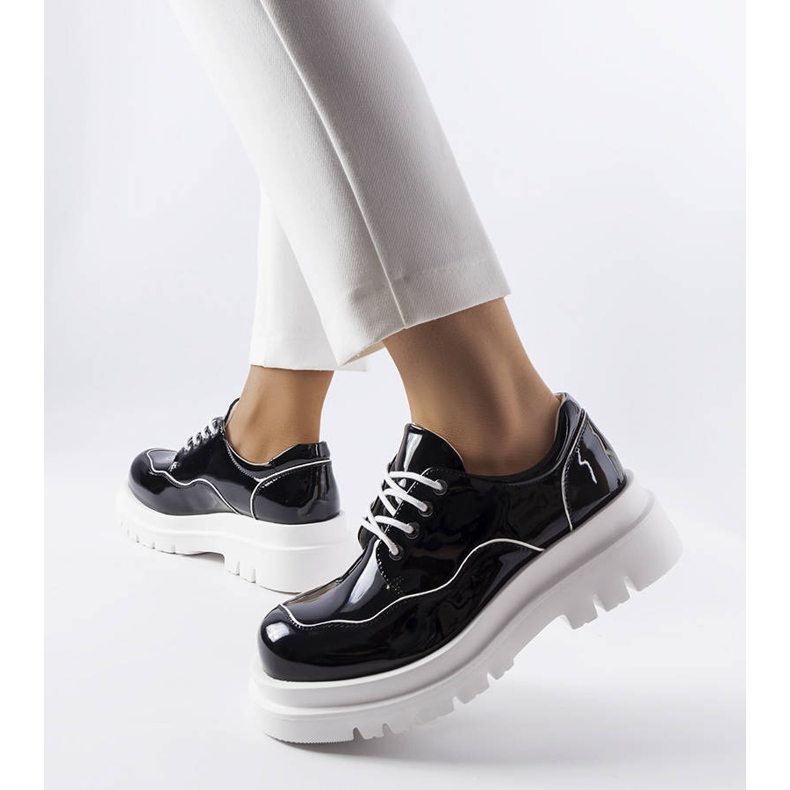 Černé kalhoty na masivní podrážce Cheshire černá 1