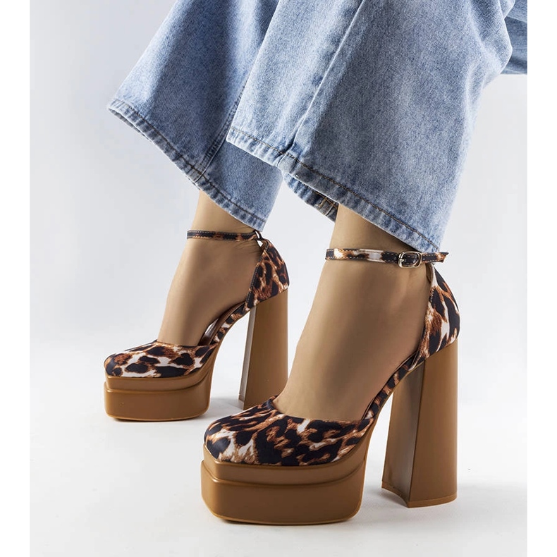 Hnědé lodičky na vysokém podpatku značky Romines hnědý 1