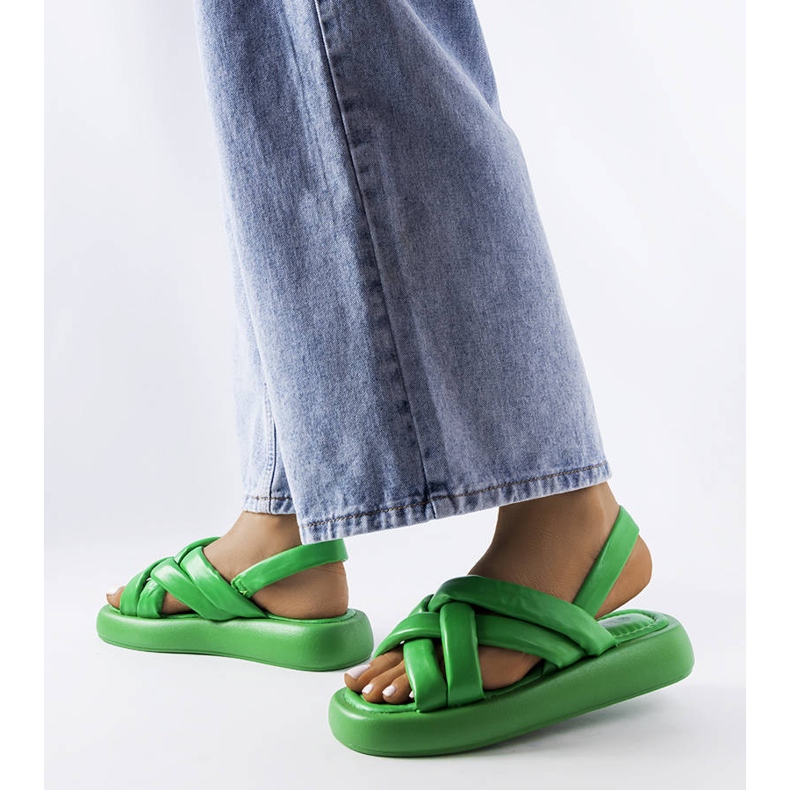 Zelené skluzavky na platformě Primeau zelená 1 Zelené skluzavky na platformě Primeau zelená 1