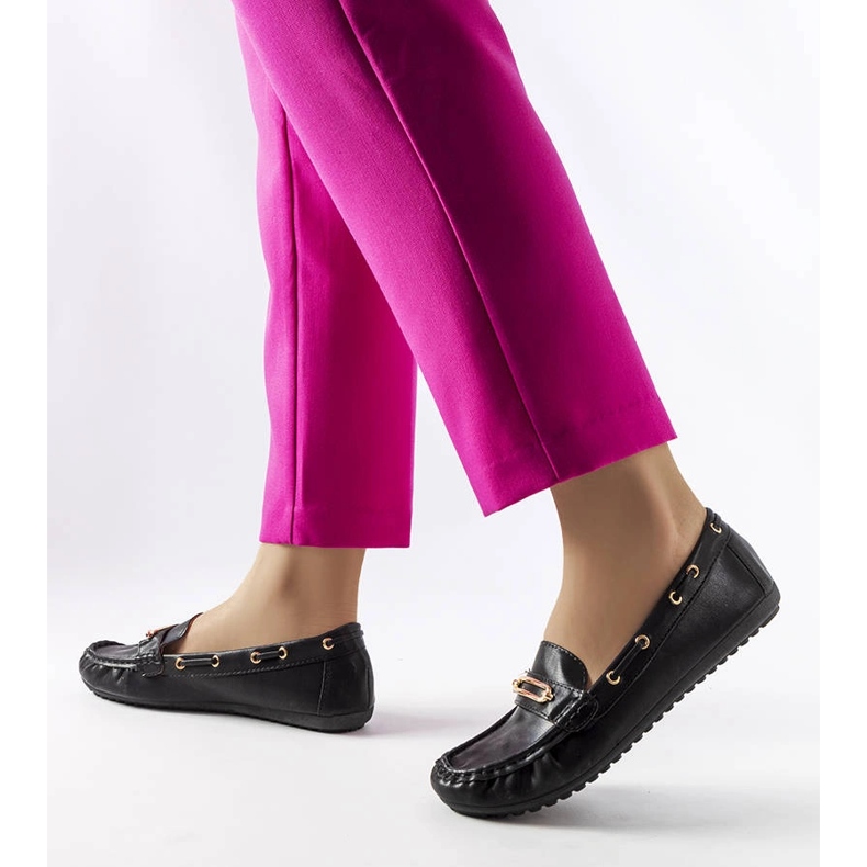 Černé mokasíny zdobené aplikací Seattle černá 1