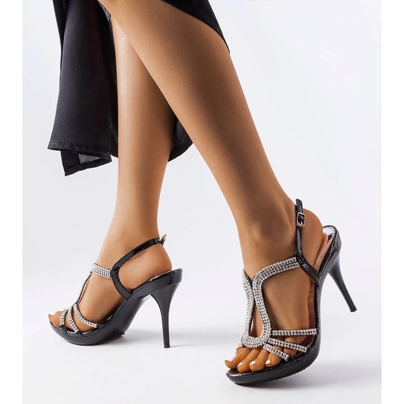 Černé kamínkové sandály na vysokém podpatku od Rafe černá 1