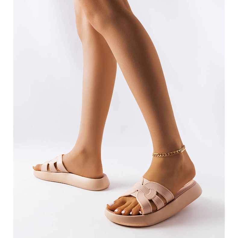 Béžové gumové pantofle značky Coudert béžový 1