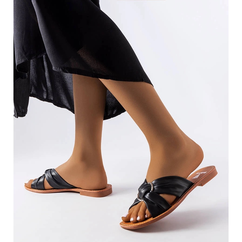 Černé elegantní pantofle značky Belisarda černý 2