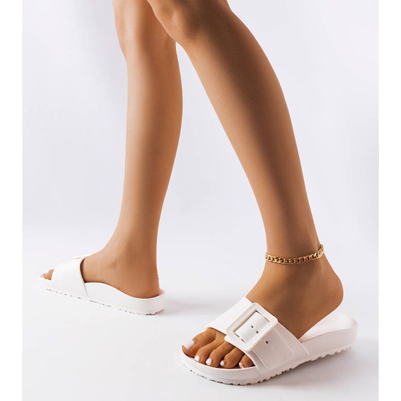 Bílé gumové jezdce s přezkou Nelm bílý 1 Bílé gumové jezdce s přezkou Nelm bílý 1