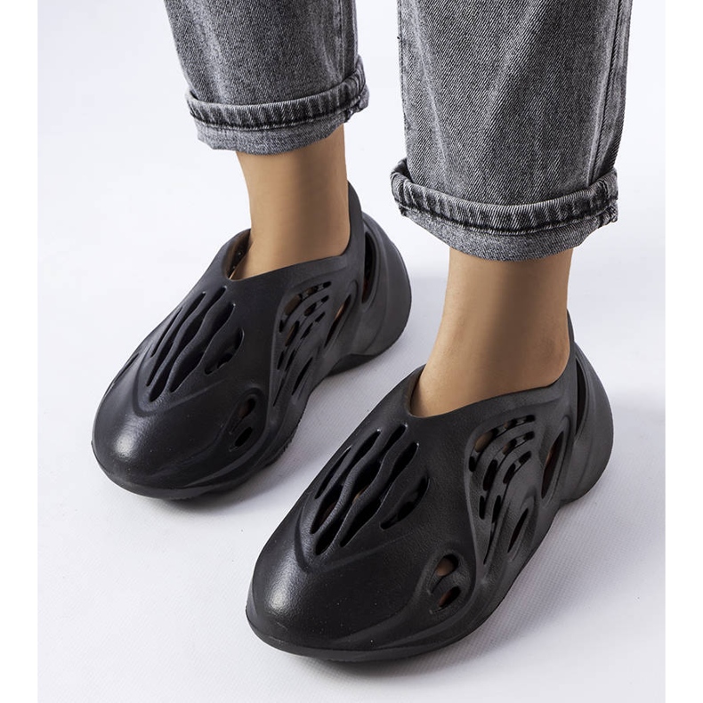 Černé pěnové skluzavky Julienne černá 1