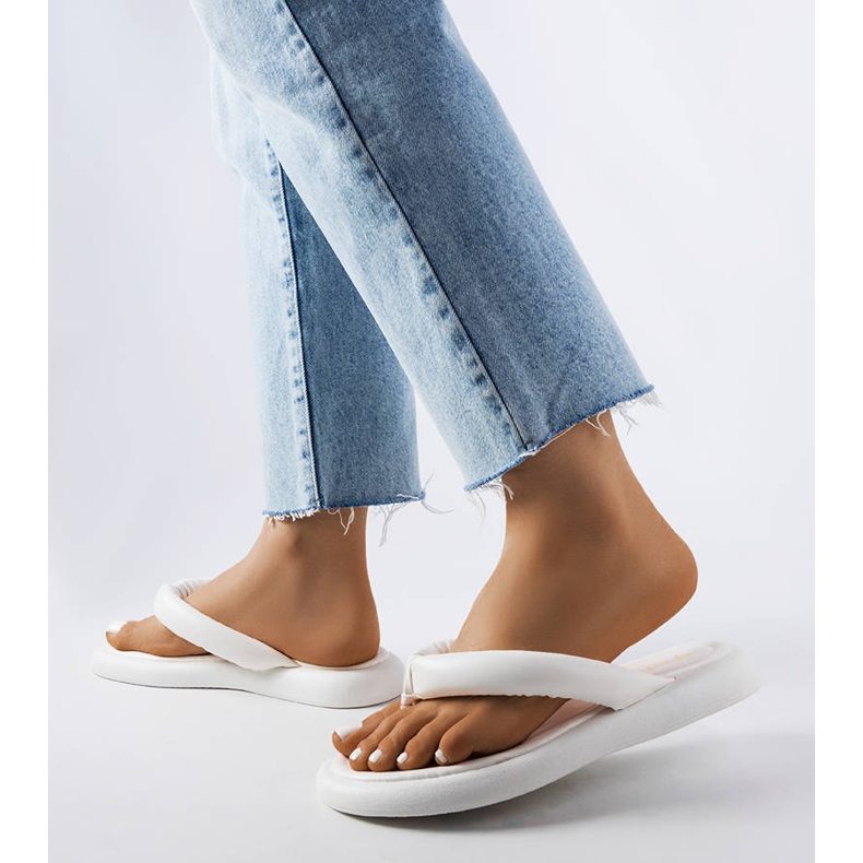 Bílé robustní žabky Smithfield bílý 2