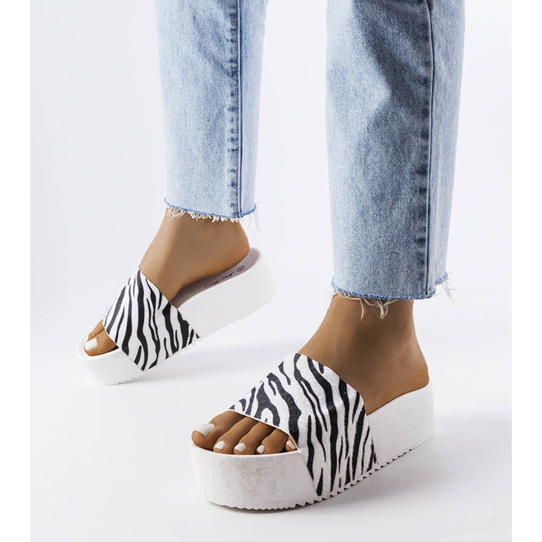 Skluzavky AE35 Zebra bílý 1