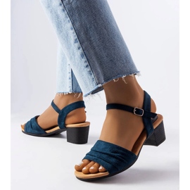 Námořnické modré sandály na nízkém podpatku od Broom modrý 1