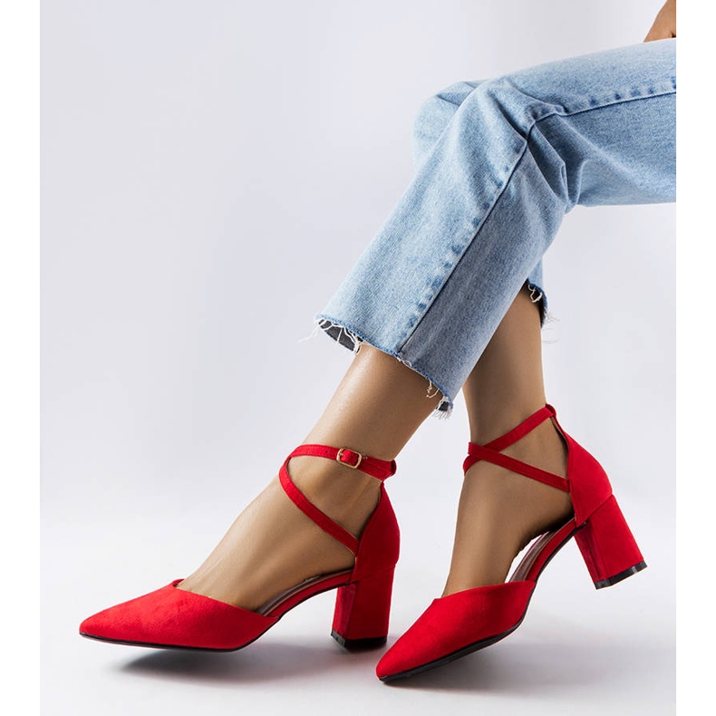 Červené lodičky na bensalemském postu 1