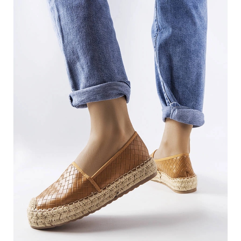 Hnědé espadrilky zdobené ražbou Geoffrey hnědý 1