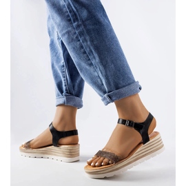 Černé sandály na klínku od Bussière černý 1