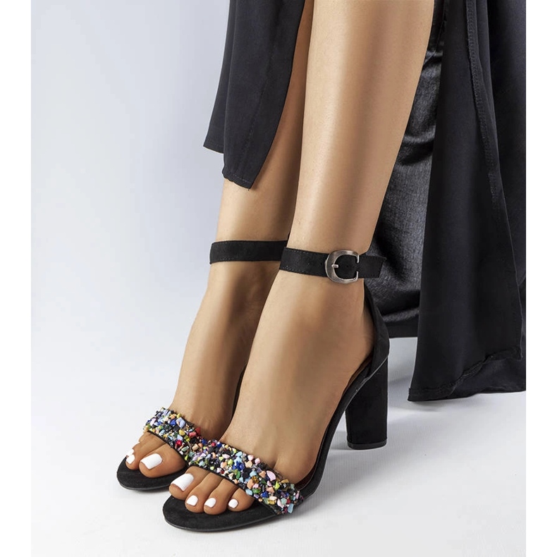 Černé sandály zdobené kamínky Vinceza černá 1