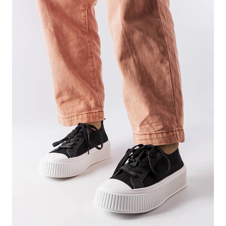 Černé látkové tenisky na platformě Mallus černá 1