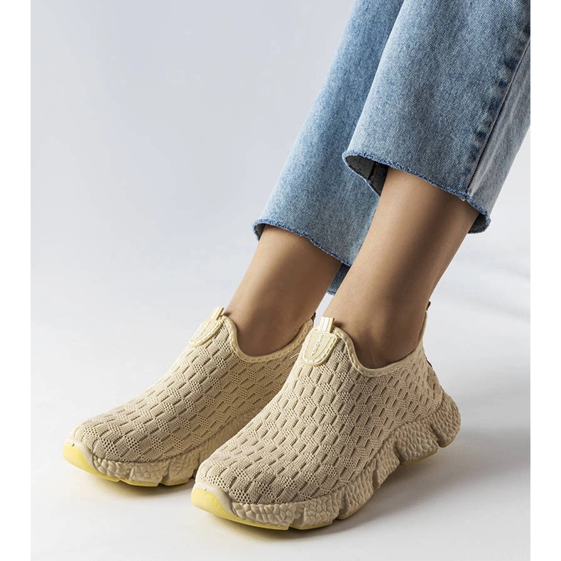 Světle béžové sportovní slip-on tenisky od Obenor béžový 1