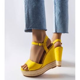 Žluté klínové espadrilky od Inaly žluť 1