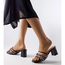 Černé elegantní slidery s kamínky od Elettia černá 1