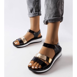 Inna Černé lakované sandály Mila černý 1