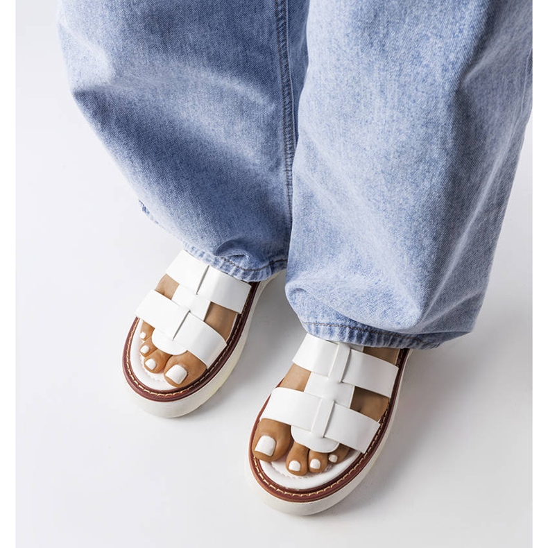 Lola bílé sandály na platformě bílý 2