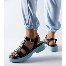 Černé sandály na modré platformě od Loly černý 2