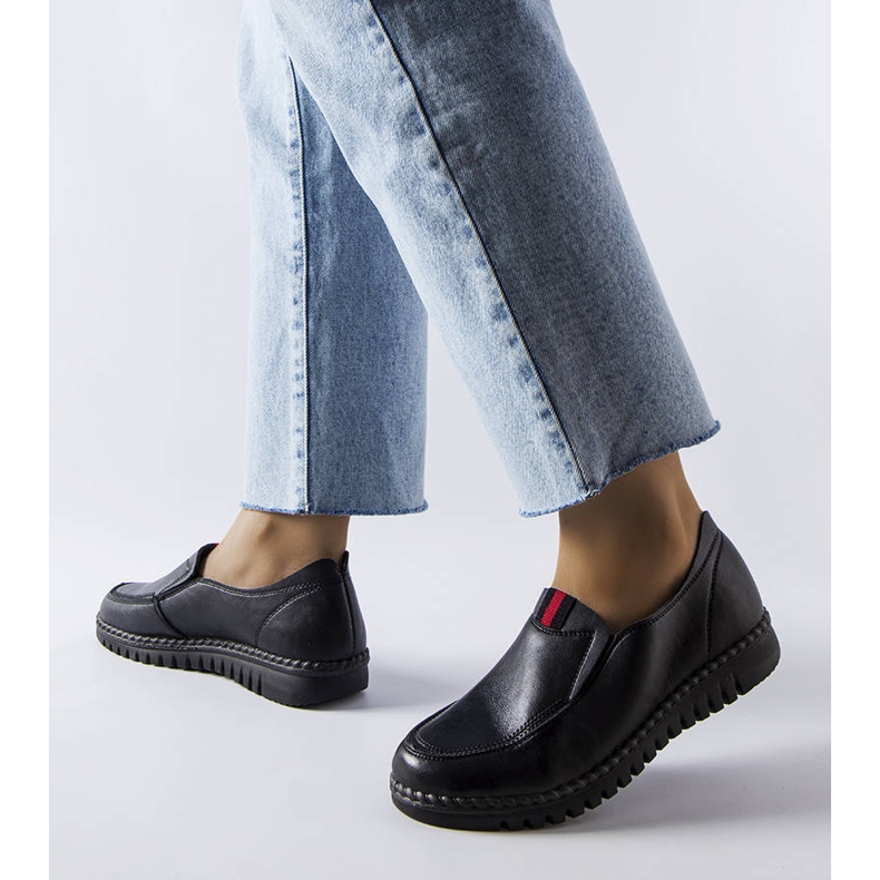 Černé nazouváky značky Sorum černá 1