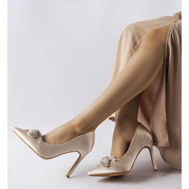 Béžové jehlice se saténovým povrchem a mašličkou Mia béžový 2