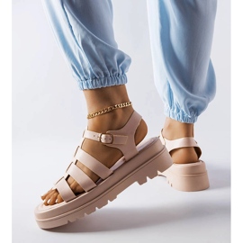 Béžové sandály s traktovou podrážkou od Saidi béžový 2